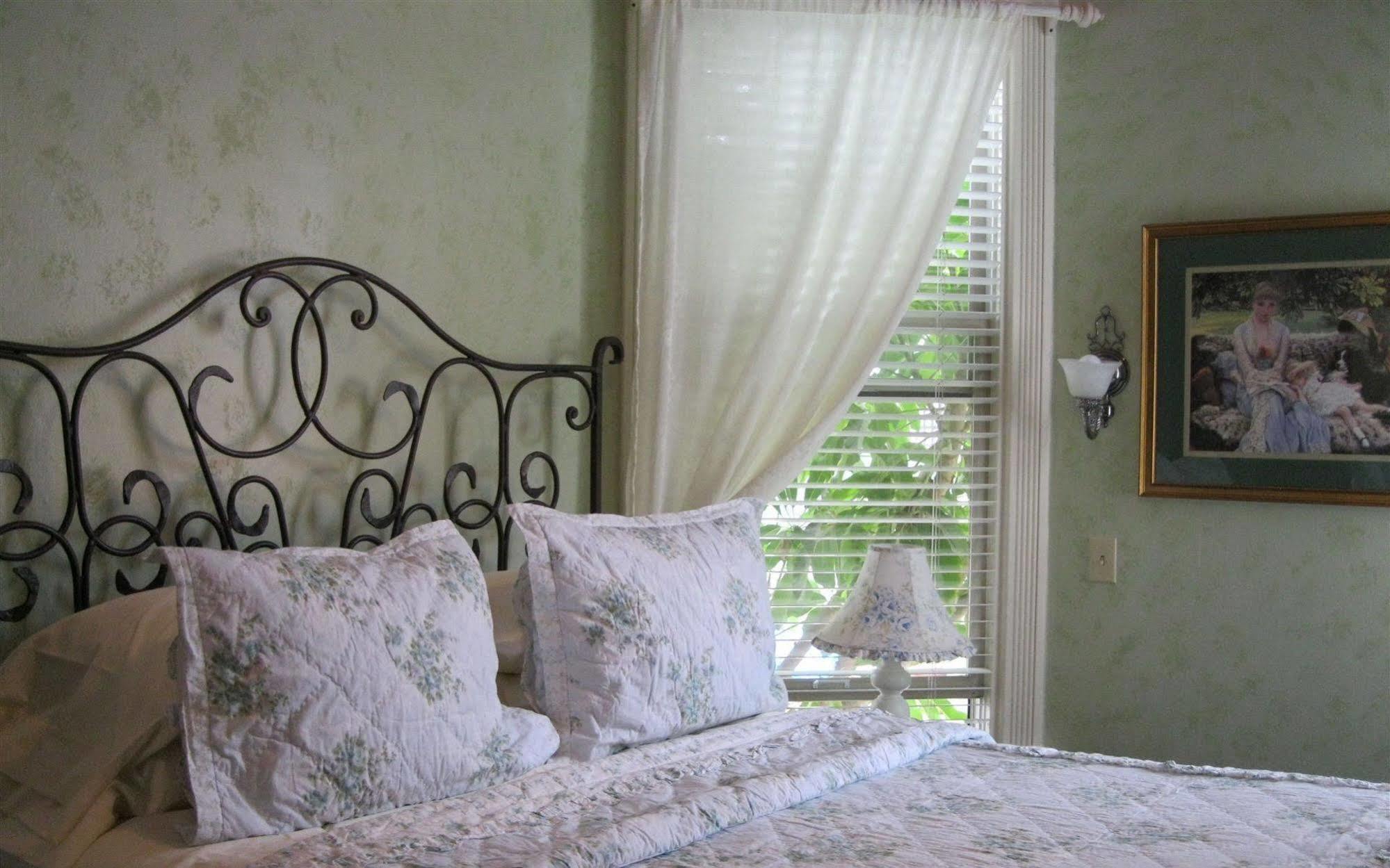 A White Jasmine Inn Santa Barbara Bagian luar foto