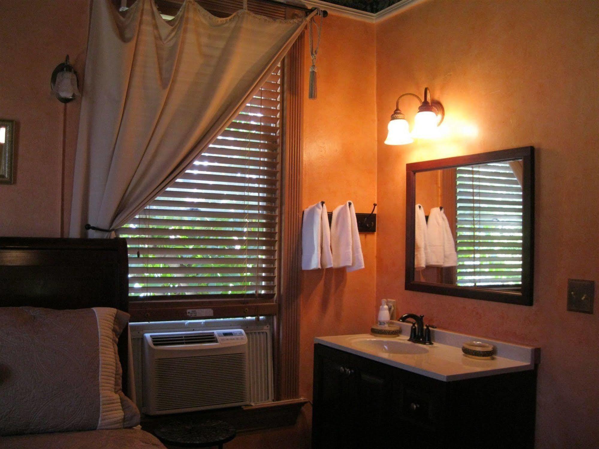 A White Jasmine Inn Santa Barbara Bagian luar foto