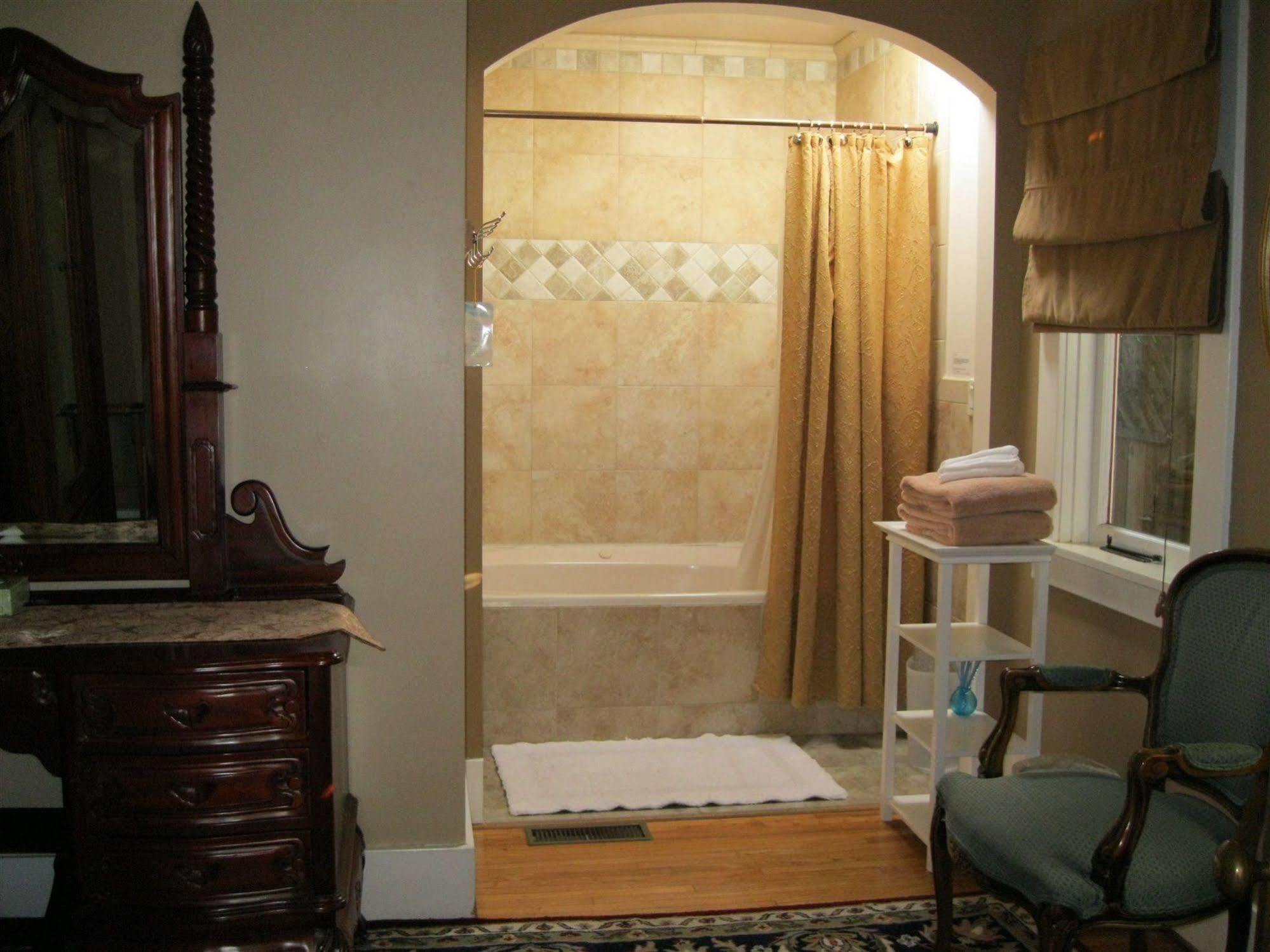 A White Jasmine Inn Santa Barbara Bagian luar foto